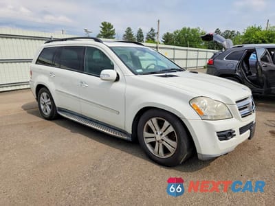 Czwarte zdjęcie samochodu z boku: 2008 MERCEDES-BENZ GL 450 4MATIC VIN:4JGBF71E98A427365 - miniatura
