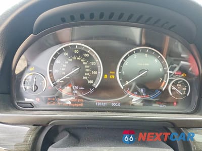 Zdjęcie 9 z 13 samochodu: 2013 BMW 550 I VIN:WBAFR9C51DDX80629 - miniatura