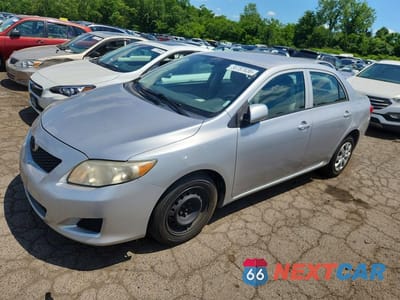 2010 TOYOTA COROLLA LE 1NXBU4EE7AZ356959 - główne zdjęcie licytacji z USA - miniatura