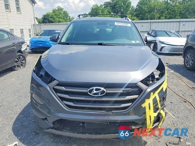 Piąte zdjęcie samochodu w środku: 2016 HYUNDAI TUCSON SPORT VIN:KM8J3CA21GU071316 - miniatura