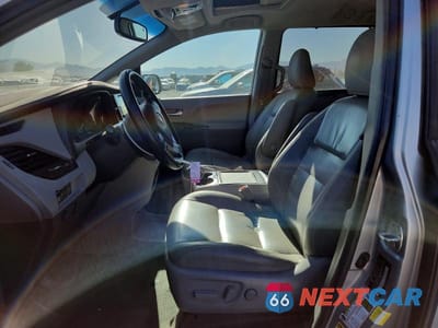 Zdjęcie 7 z 13 samochodu: 2015 TOYOTA SIENNA XLE 7-PASSENGER VIN:5TDDK3DC9FS117180 - miniatura