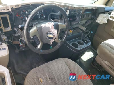 Zdjęcie 8 z 13 samochodu: 2016 CHEVROLET EXPRESS G2500 VIN:1GCWGAFF3G1209941 - miniatura