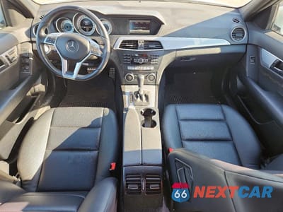 Zdjęcie 8 z 12 samochodu: 2013 MERCEDES-BENZ C 300 4MATIC VIN:WDDGF8AB6DG118858 - miniatura