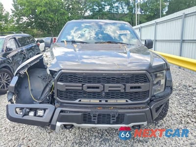 Piąte zdjęcie samochodu w środku: 2018 FORD F150 RAPTOR VIN:1FTFW1RG5JFC90734 - miniatura