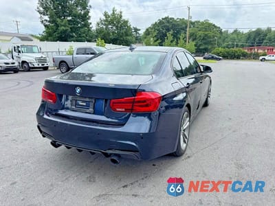 Trzecie zdjęcie samochodu z tyłu: 2016 BMW 328 XI SULEV VIN:WBA8E3G5XGNT77727 - miniatura