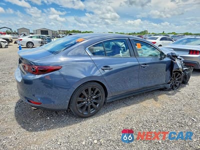 Trzecie zdjęcie samochodu z tyłu: 2025 MAZDA 3 PREFERRED VIN:JM1BPBCM5S1774787 - miniatura