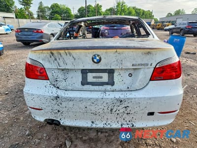 Zdjęcie 6 z 11 samochodu: 2009 BMW 528 I VIN:WBANU53539C117403 - miniatura