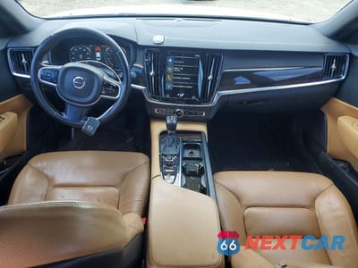 Zdjęcie 8 z 12 samochodu: 2018 VOLVO S90 T5 MOMENTUM VIN:LVY982AK0JP019175 - miniatura