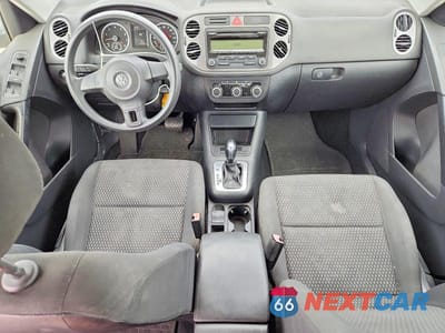 Zdjęcie 8 z 12 samochodu: 2011 VOLKSWAGEN TIGUAN S VIN:WVGBV7AX3BW510370 - miniatura