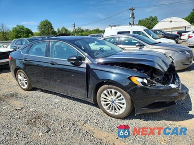 Czwarte zdjęcie samochodu z boku: 2018 FORD FUSION SE HYBRID VIN:3FA6P0LU8JR152622 - miniatura