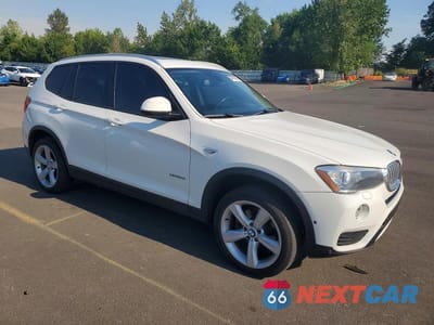 Czwarte zdjęcie samochodu z boku: 2017 BMW X3 XDRIVE28I VIN:5UXWX9C56H0T08446 - miniatura