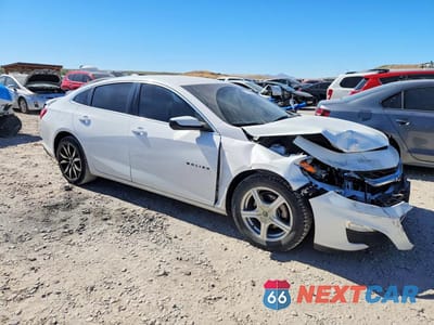 Czwarte zdjęcie samochodu z boku: 2020 CHEVROLET MALIBU RS VIN:1G1ZG5ST6LF024093 - miniatura