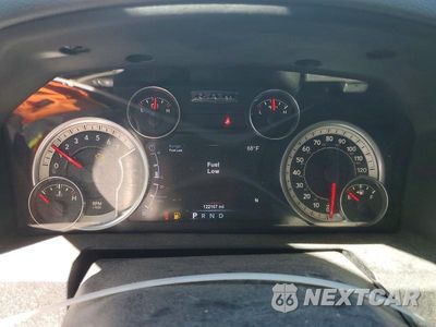 Zdjęcie 9 z 13 samochodu: 2015 RAM 3500 SLT VIN:3C63R3HJ4FG678571 - miniatura