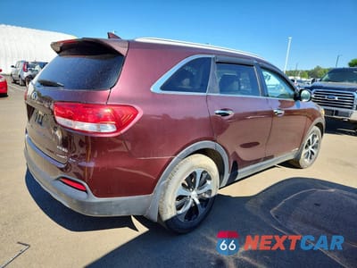 Trzecie zdjęcie samochodu z tyłu: 2016 KIA SORENTO EX VIN:5XYPHDA50GG132866 - miniatura