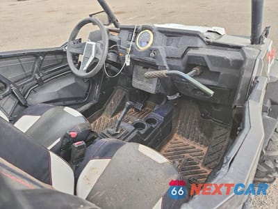 Piąte zdjęcie samochodu w środku: 2016 POLARIS RZR TURBO XP UTILITY VEHICLE VIN:3NSVFE923GF467459 - miniatura