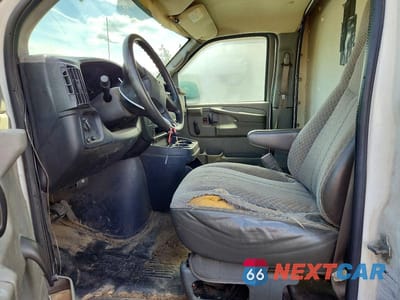 Zdjęcie 7 z 13 samochodu: 2004 CHEVROLET EXPRESS DELIVERY TRUCK VIN:1GBHG31U541208459 - miniatura