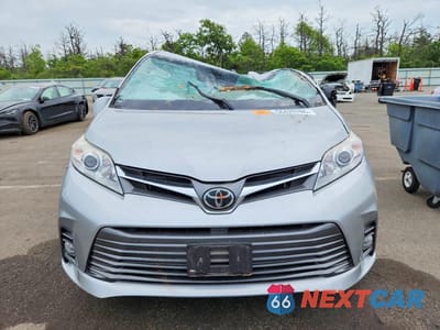 Piąte zdjęcie samochodu w środku: 2019 TOYOTA SIENNA XLE 8-PASSENGER VIN:5TDYZ3DC5KS980517 - miniatura