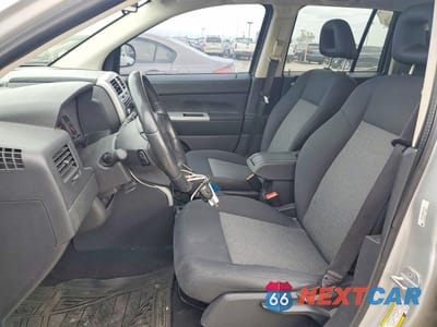 Zdjęcie 7 z 13 samochodu: 2008 JEEP COMPASS SPORT VIN:1J8FT47W58D519755 - miniatura