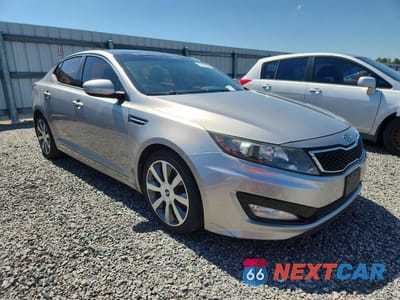 Czwarte zdjęcie samochodu z boku: 2012 KIA OPTIMA SX VIN:5XXGR4A65CG028765 - miniatura