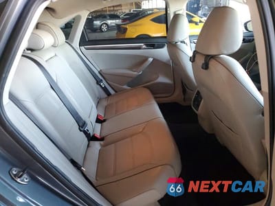 Zdjęcie 10 z 13 samochodu: 2017 VOLKSWAGEN PASSAT SE VIN:1VWBT7A37HC082401 - miniatura