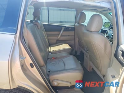 Zdjęcie 11 z 13 samochodu: 2013 TOYOTA HIGHLANDER SE VIN:5TDBK3EH1DS275477 - miniatura