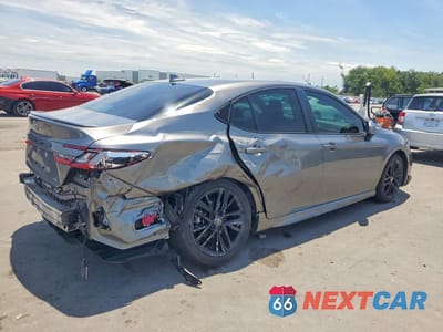Trzecie zdjęcie samochodu z tyłu: 2025 TOYOTA CAMRY SE VIN:4T1DAACK8SU547557 - miniatura