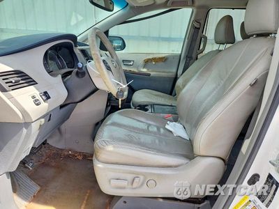 Zdjęcie 7 z 13 samochodu: 2011 TOYOTA SIENNA VIN:5TDYK3DC4CS184010 - miniatura