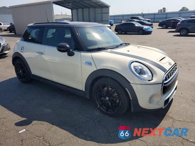 Czwarte zdjęcie samochodu z boku: 2018 MINI COOPER S VIN:WMWXP7C58J2C62297 - miniatura