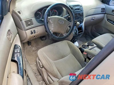 Zdjęcie 8 z 13 samochodu: 2004 TOYOTA SIENNA LE 7 PASSENGER VIN:5TDZA23C64S033979 - miniatura