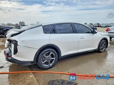 Trzecie zdjęcie samochodu z tyłu: 2025 KIA K4 LXS VIN:3KPFT4DE8SE148969 - miniatura