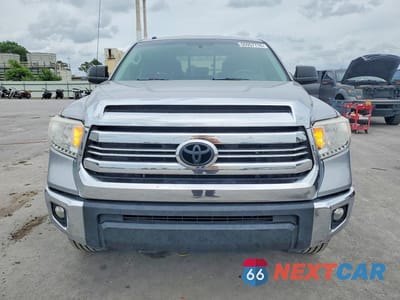 Piąte zdjęcie samochodu w środku: 2017 TOYOTA TUNDRA SR5 VIN:5TFRM5F18HX114565 - miniatura