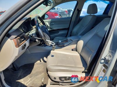 Zdjęcie 7 z 12 samochodu: 2006 BMW 325 I VIN:WBAVB13586PT01898 - miniatura