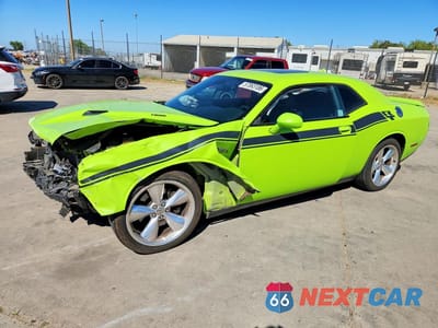 2015 DODGE CHALLENGER SXT PLUS 2C3CDZBT1FH750609 - główne zdjęcie licytacji z USA - miniatura