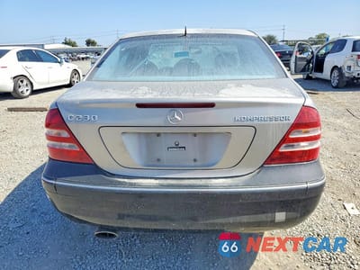 Zdjęcie 6 z 12 samochodu: 2005 MERCEDES-BENZ C 230K SPORT SEDAN VIN:WDBRF40J95F709860 - miniatura