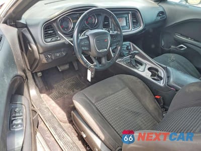 Zdjęcie 8 z 13 samochodu: 2017 DODGE CHALLENGER SXT VIN:2C3CDZAGXHH501426 - miniatura