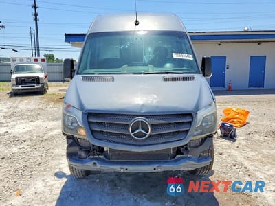 Piąte zdjęcie samochodu w środku: 2018 MERCEDES BENZ SPRINTER 2500 VIN:WD3PE7CD4JP636608 - miniatura
