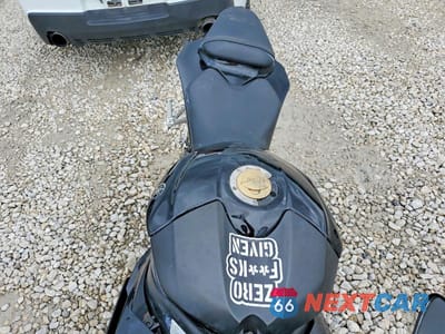 Piąte zdjęcie samochodu w środku: 2009 YAMAHA YZFR6 VIN:JYARJ16E99A010834 - miniatura