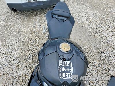 Piąte zdjęcie samochodu w środku: 2009 YAMAHA YZFR6 VIN:JYARJ16E99A010834 - miniatura