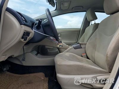 Zdjęcie 7 z 12 samochodu: 2015 TOYOTA PRIUS TWO VIN:JTDKN3DU0F0482809 - miniatura