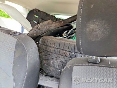 Zdjęcie 10 z 14 samochodu: 2017 FORD ESCAPE SE VIN:1FMCU9GD6HUC00136 - miniatura