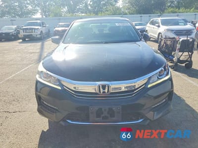 Piąte zdjęcie samochodu w środku: 2016 HONDA ACCORD SPORT VIN:1HGCR2F53GA210261 - miniatura