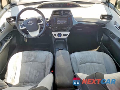 Zdjęcie 8 z 12 samochodu: 2017 TOYOTA PRIUS TWO VIN:JTDKBRFUXH3553945 - miniatura