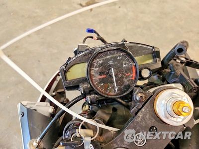 Zdjęcie 7 z 9 samochodu: 2012 YAMAHA YZFR6 VIN:JYARJ16E8CA027003 - miniatura