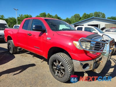 Czwarte zdjęcie samochodu z boku: 2008 TOYOTA TUNDRA GRADE VIN:5TBBV54168S498958 - miniatura