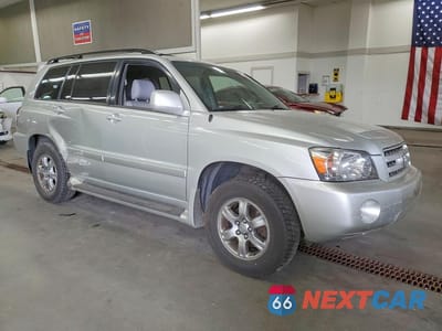Czwarte zdjęcie samochodu z boku: 2005 TOYOTA HIGHLANDER LIMITED VIN:JTEEP21A450078000 - miniatura