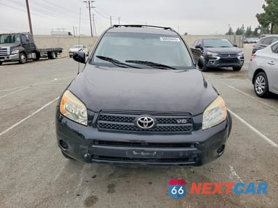 Piąte zdjęcie samochodu w środku: 2006 TOYOTA RAV4 BASE VIN:JTMBK33V466002559 - miniatura