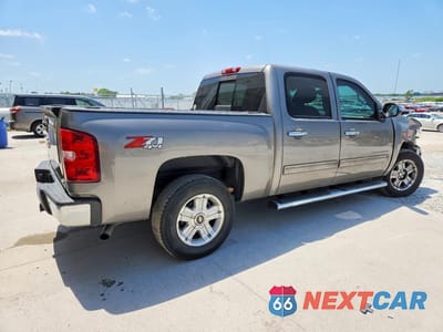 Trzecie zdjęcie samochodu z tyłu: 2013 CHEVROLET SILVERADO K1500 LTZ VIN:3GCPKTE71DG235668 - miniatura