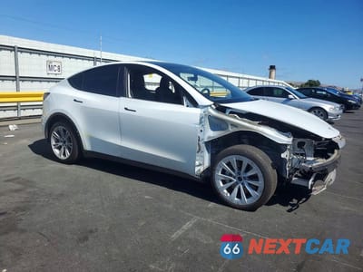 Czwarte zdjęcie samochodu z boku: 2021 TESLA MODEL Y VIN:5YJYGDEE8MF229415 - miniatura