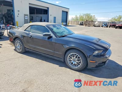 Czwarte zdjęcie samochodu z boku: 2013 FORD MUSTANG VIN:1ZVBP8EM0D5217066 - miniatura