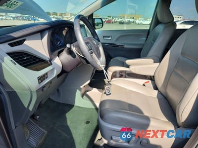 Zdjęcie 7 z 13 samochodu: 2017 TOYOTA SIENNA XLE 8-PASSENGER VIN:5TDYZ3DCXHS838611 - miniatura